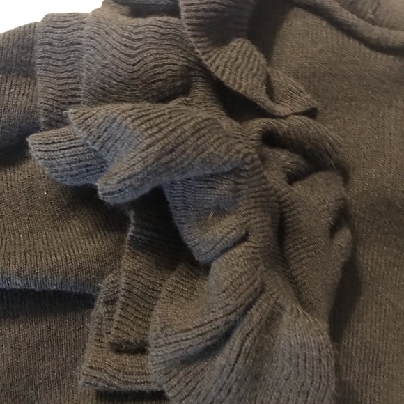 🖤 Ruffle Cape/Coat 🖤 - Picture 5 of 6